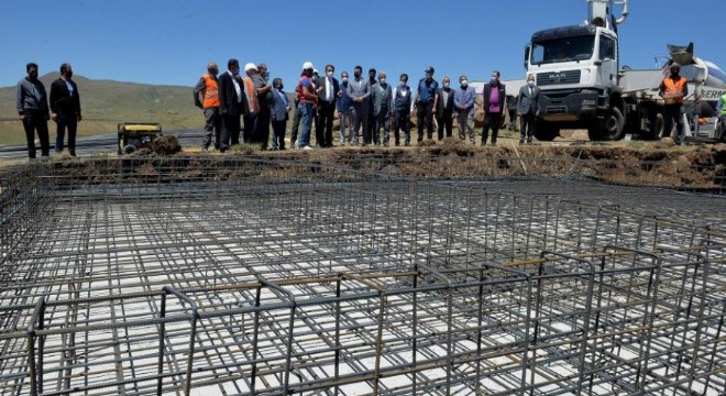  575 deprem konutunun temeli atıldı